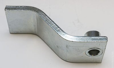 Передний кронштейн